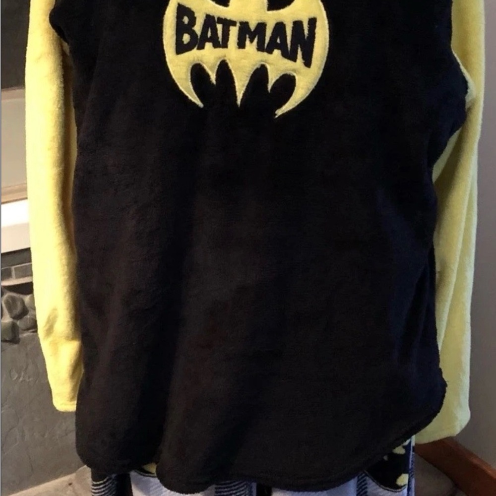 Women’s Batman Black/Yellow Two-Piece Long Sleeve Fleece Pajama Set Size 2X
